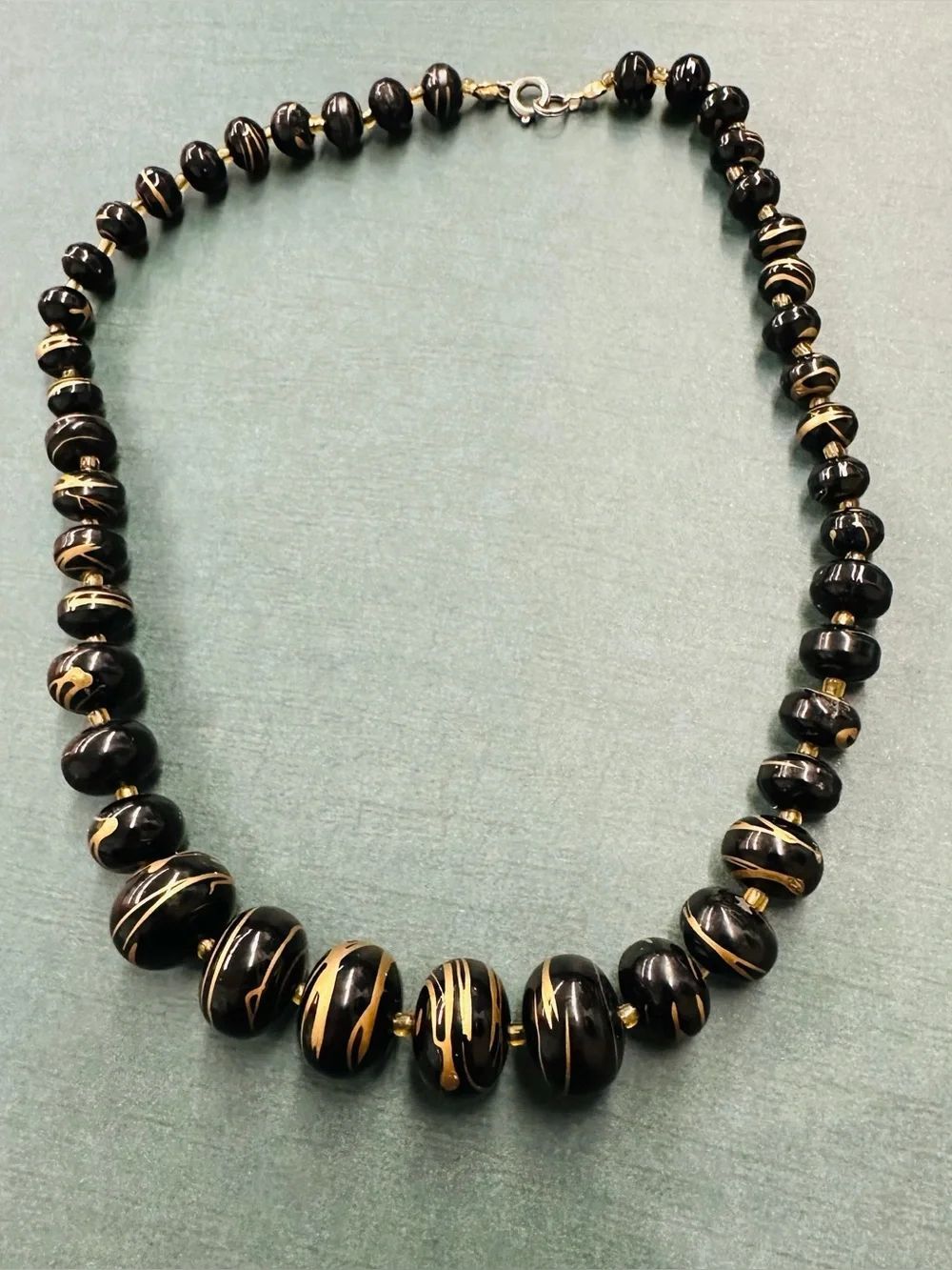 VTG Black Gold Acrylic Beaded Necklace B11